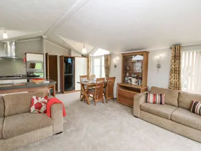 Cottage with garden - Image 3