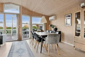 Child-friendly nice house with garden & barbeque | Sea view - Image 2