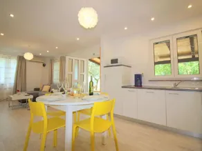 Wonderful flat with barbeque, garden & pool - Image 3