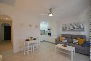 Holiday apartment with pool, terrace & garden - Image 4