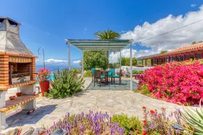 Familienfreundliches großzügiges Ferienhaus mit privatem Pool, Terrasse und Grill | Panoramablick - Image 3