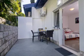 Studio with terrace | Next to the beach - Image 2