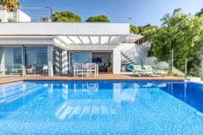 Fully equipped ample house with garden, terrace & barbeque | Beach nearby - Image 4