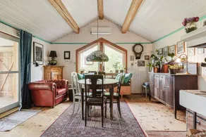 Holiday home with garden & terrace - Image 4