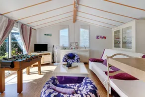 Cottage with terrace & garden | Lake view - Image 2