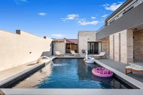 Fully equipped ample villa with private pool, garden & sauna | Pool view - Image 2
