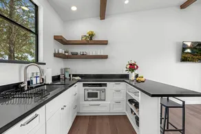 Cozy Tiny Home Escape with Pool, Goats & Firepits near Houston, Hempstead Texas - Image 4