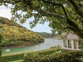 Cottage with garden - Image 3