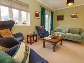Fully equipped lovely cottage with BBQ & garden - Image 5