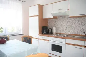 Flat with BBQ, garden & terrace | Garden view - Image 4