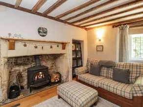 Family-oriented wonderful cottage with garden - Image 4