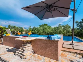 House with private pool, terrace & garden - Image 2