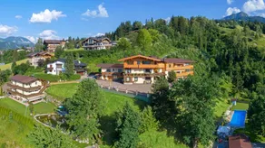 Familienorientiertes charmantes Apartment mit beheiztem Pool, Terrasse und Garten | Gartenblick | Skifahren in der Nähe | Ideal für Homeoffice - Image 3
