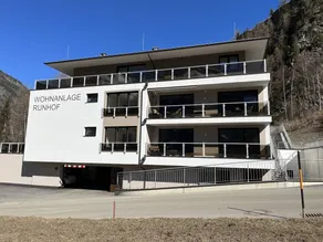 Apartment with terrace - Image 4