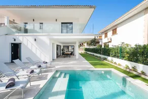 Villa with private pool, garden & BBQ - Image 3