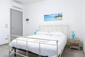 Holiday home with garden | River view - Image 2