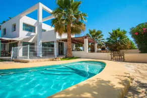Fully equipped lovely villa with garden, private pool & terrace | Pet-friendly - Image 5