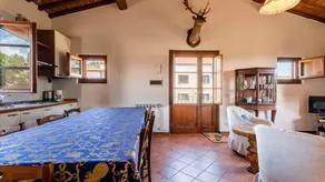 Appartamento con griglia, piscina e giardino - Image 4