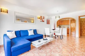 Holiday apartment with terrace, garden & pool | Mountain view - Image 5