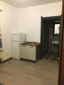 Apartment with terrace - Image 3