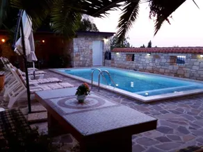 Fully equipped spacious house with barbecue, terrace & garden - Image 3