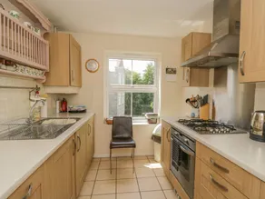 Child-friendly cottage with garden - Image 5