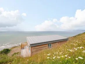 Cottage with garden | Beach view - Image 5