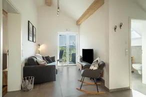 Holiday apartment with barbeque, garden & terrace | Lake view - Image 2