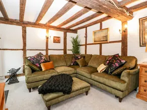 Cottage with garden - Image 4