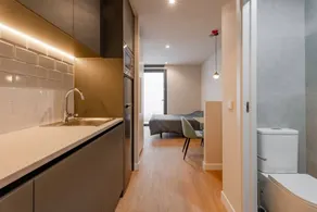 Apartment with terrace - Image 4