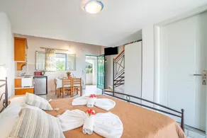 Nice flat with fast internet, pool & terrace | Garden view | Beach nearby - Image 4