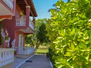 Apartment with garden & barbecue | Nature view - Image 4