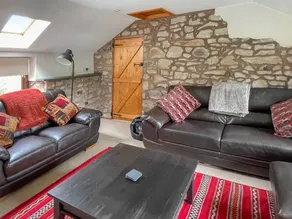 Cottage with garden & barbeque | River view - Image 4