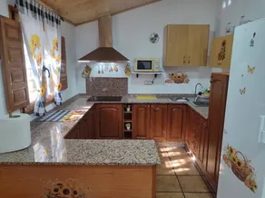 Familienfreundliches Ferienhaus mit schnellem Internet, Garten und privatem Pool | Bergblick | Haustierfreundlich - Image 4