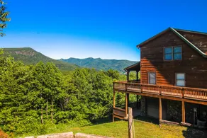 House with garden, hot tub & barbecue | Mountain view - Image 2