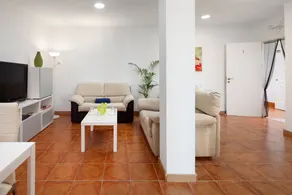 Family-friendly lovely flat with garden, terrace & BBQ | River view | Suitable for remote work | Pets allowed - Image 4