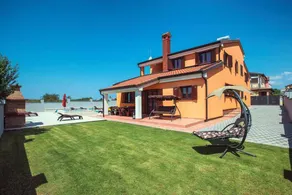 Villa mit Whirlpool, Grill und Garten - Image 3