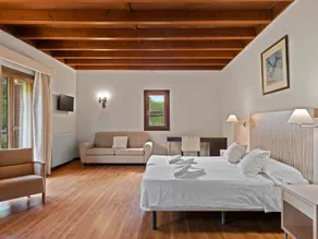 Family-oriented big finca with terrace, hot tub & barbecue | Panoramic view - Image 2