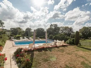 Cottage with pool & BBQ - Image 2