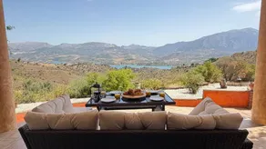 Holiday Home 'Casa Montes' with Lake View, Wi-Fi and Air Conditioning - Image 3