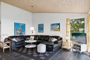 Holiday home with sauna, hot tub & barbecue | Sea view - Image 2