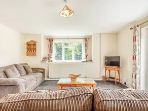 Cottage with garden - Image 4