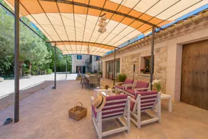 Holiday home with private pool, garden & terrace - Image 3