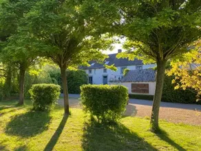 Villa con griglia, giardino e piscina - Image 5
