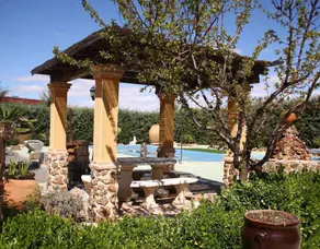 House with barbeque, pool & garden | Mountain view - Image 2