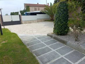 Apartamento con terraza, jacuzzi y piscina | Vistas al jardín - Image 5
