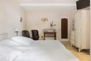 Bed & breakfast avec barbecue, terrasse et piscine | Vue jardin - Image 5