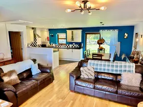 Cottage with garden - Image 3