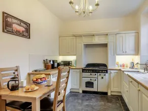 Fully equipped nice cottage with garden, hot tub & sauna | Water view | Dogs allowed - Image 2