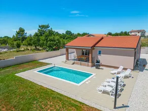 Casa con giardino, piscina privata e griglia - Image 3